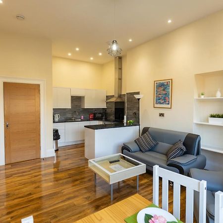 New 2 Bed Apartment With Stunning Views Of Arthur Seat Mountain Edimburgo Esterno foto